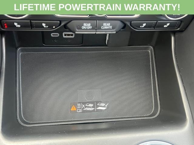 2024 Chevrolet Suburban RST