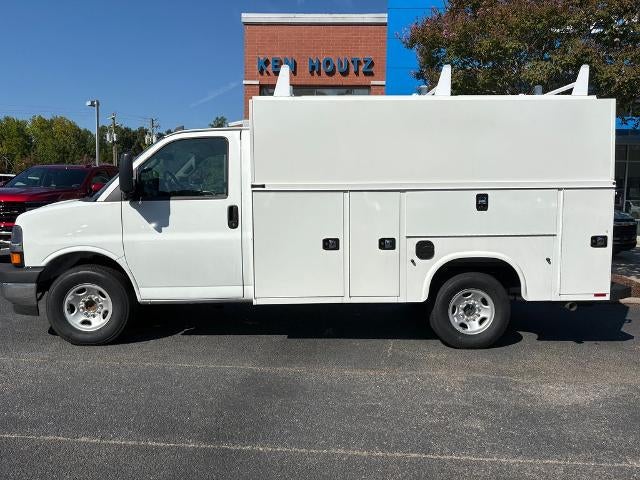 2026 Chevrolet Express Cutaway 3500 Base