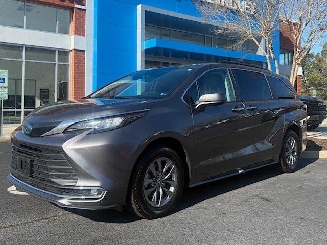 2023 Toyota Sienna XLE