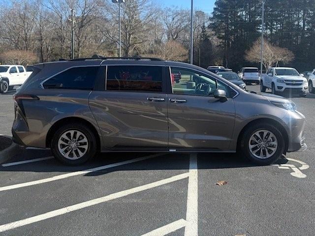 2023 Toyota Sienna XLE